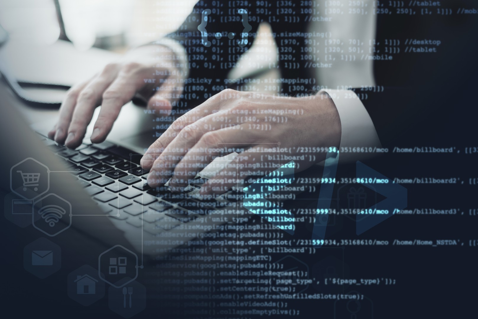 Mains sur un clavier et lignes de code illustrant le dépannage informatique proposé par Healem à Auch